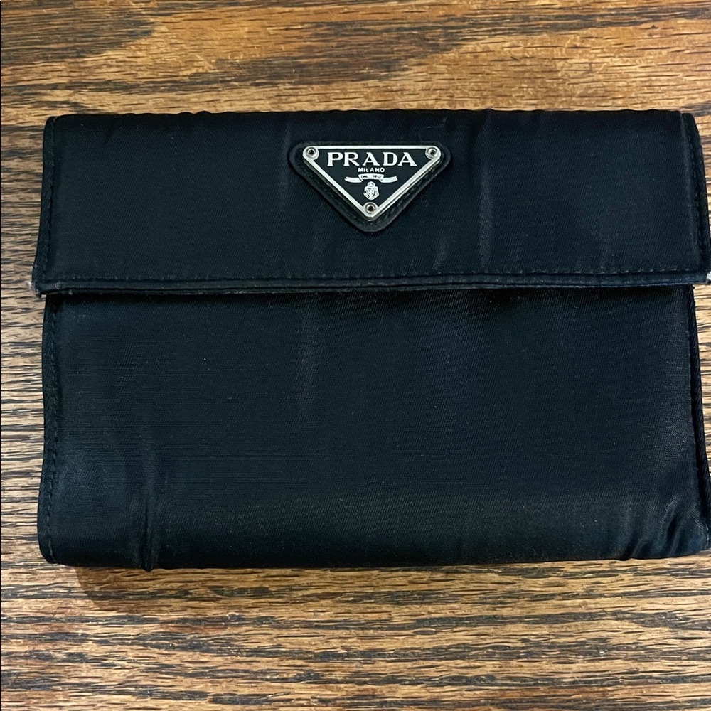 VINTAGE Prada Elegant Black Nylon Wallet